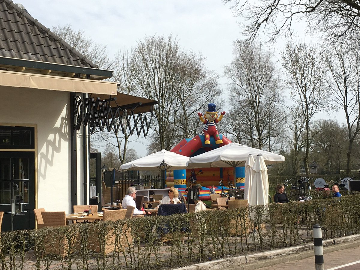 Wij zijn er weer klaar voor. Komt u ook #lunch #borrel #diner en natuurlijk het springkussen voor de kinderen