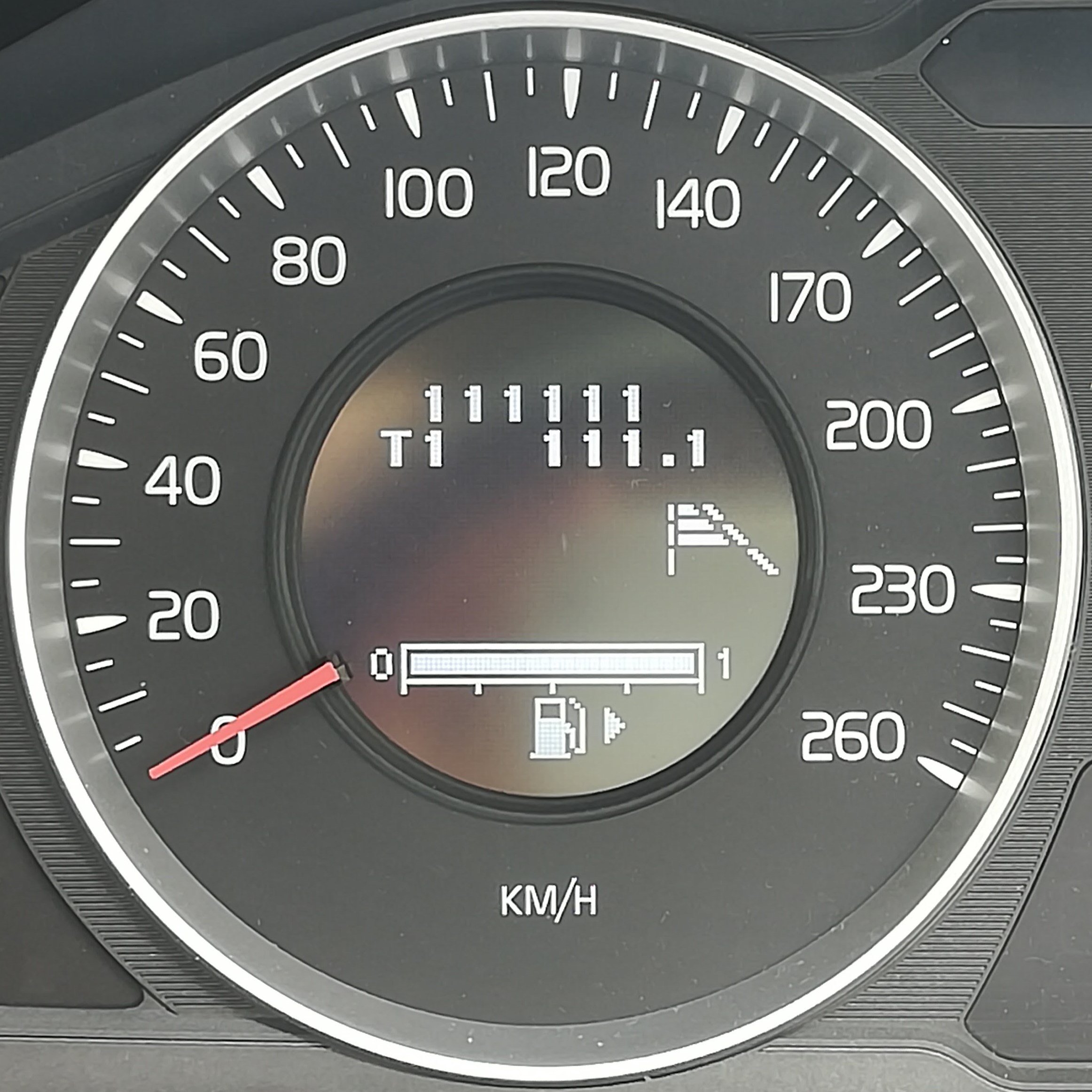 Volvo Car Tajimi ボルボ カー 多治見 本日午後の愛車s60のメーターパネル お気付きでしょうか 111 1km前にトリップメーターをリセットし 楽しみにこの瞬間を待ちわびていました 些細なことですが なんだが嬉しくなってしまい クルマを停めて