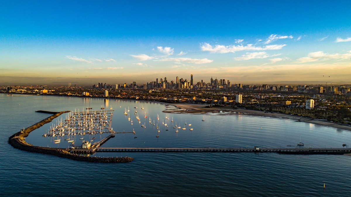JRogan7's tweet photo. @Melbourne some beautiful images and video of your beautiful city https://t.co/a3rkQaCyqy #beautiful #photography #CWG2018 #Melbourne #F1 https://t.co/JEa0FKTg0h