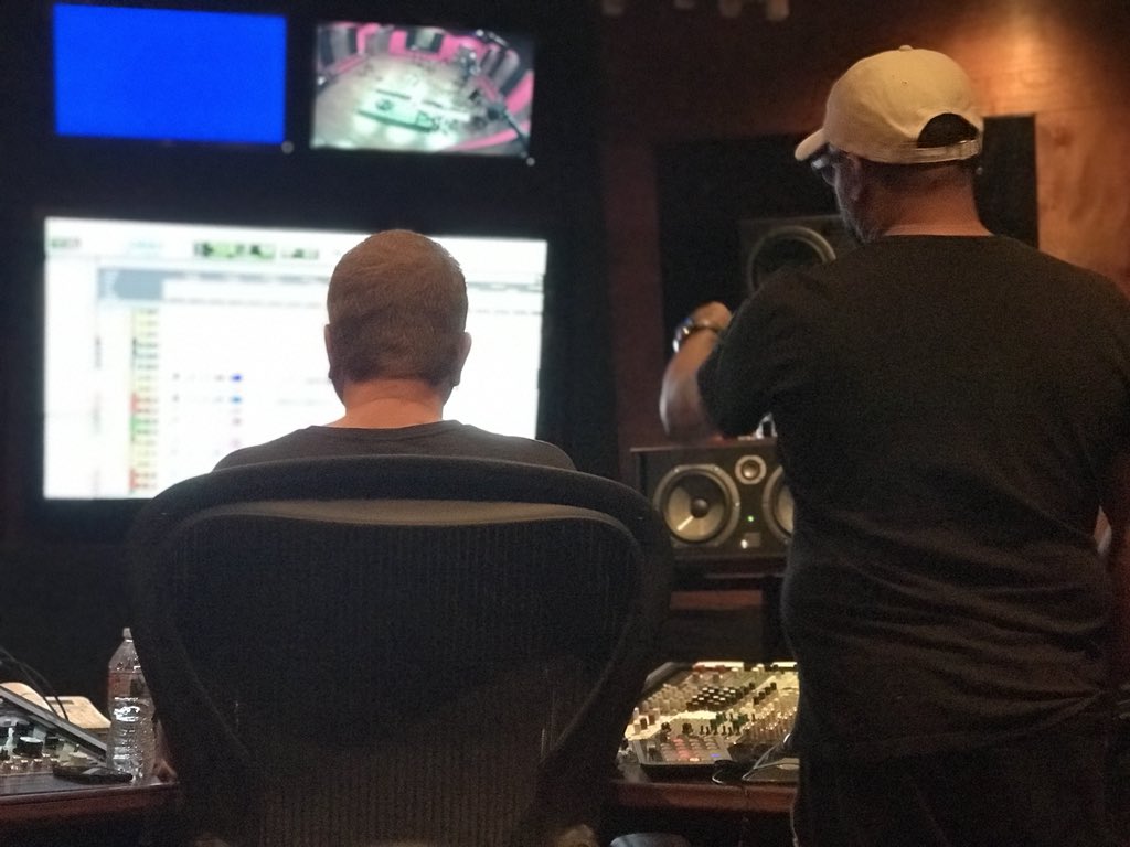BReevesMusic's tweet photo. Another amaaaaaazing sesh with theeee maestro๐ฅ ๐ฏ #BlessSomebodyElse #KurtCarr #KurtCarrSingers #IGotBackUp #KCMillennialSeach https://t.co/SSuhOGLu79