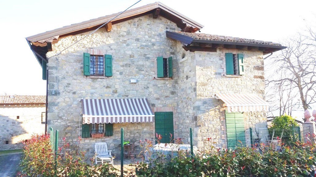 AgeGianelli's tweet photo. Serramazzoni, Rustico In Sasso Completamente Ristrutturato https://t.co/6mStR3zkje https://t.co/ccey6oHyJG