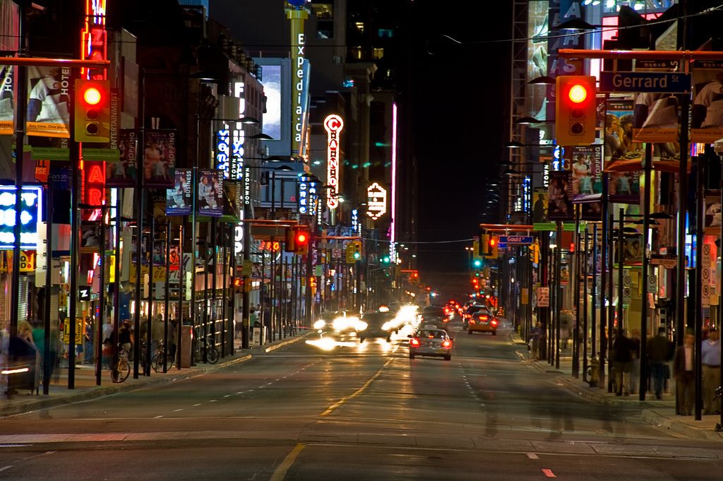 Skynet_expressn's tweet photo. Did You Know  - The longest street in the world is Yonge street in Toronto Canada measuring 1,896 km (1,178 miles)
https://t.co/rt7Vbva1cx #ThreeCrownsIBCityMarathon https://t.co/n5s0utGGdO