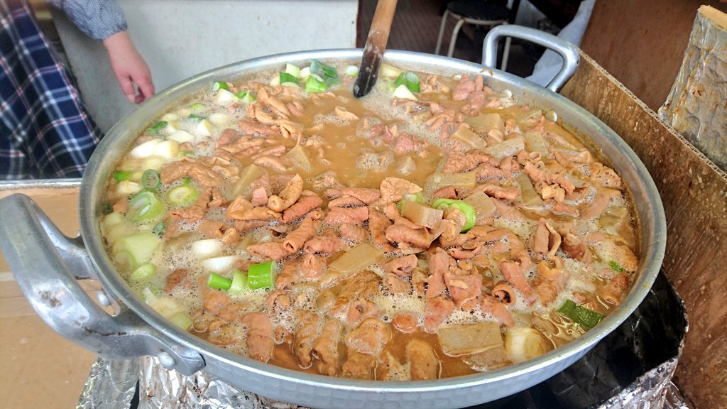 ojousama_Butler's tweet photo. 今週も水沢へ🐴🎤
まず、人生初の食レポ🍚お店は趣があって好き♥️名物もつ煮込みウマい❕笑『美味しそうに食べるねぇ』 とのありがたきお言葉🙇そして、人生初の馬券を購入→競馬にハマりました。来週は皐月賞🏆新学期は、競馬新聞を片手に登校するかな😆

学んだこと→複には福が単には夢がある🌈 https://t.co/lyEQ4h2HUW