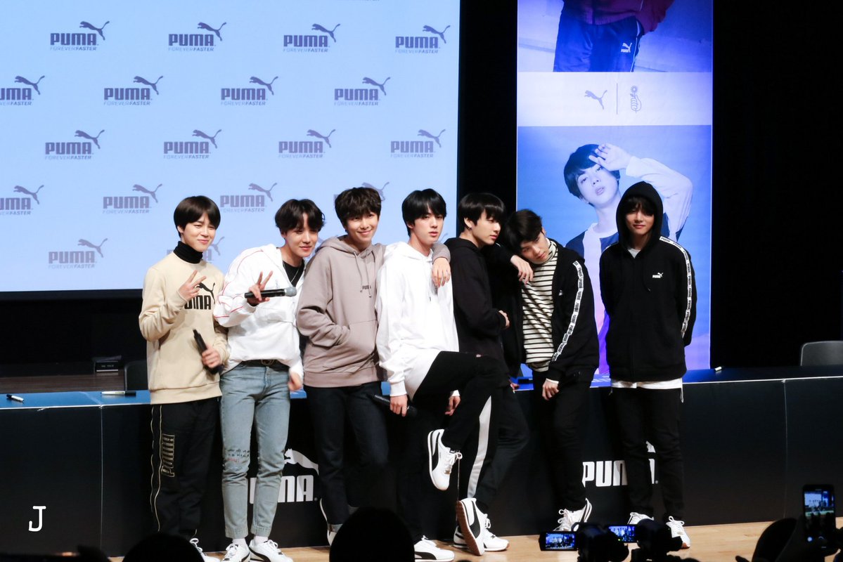 jefe Calvo Una oración Beyond The Style ✼ Alex ✼ on Twitter: "#BTS 180408 Puma fansign #방탄소년단 [1]  JH: PUMA ls tm woven anorak https://t.co/PQ8bmw3DyP SG &amp; V: PUMA fd fz  tape hoodie https://t.co/wqmSzL3pTp J &amp;