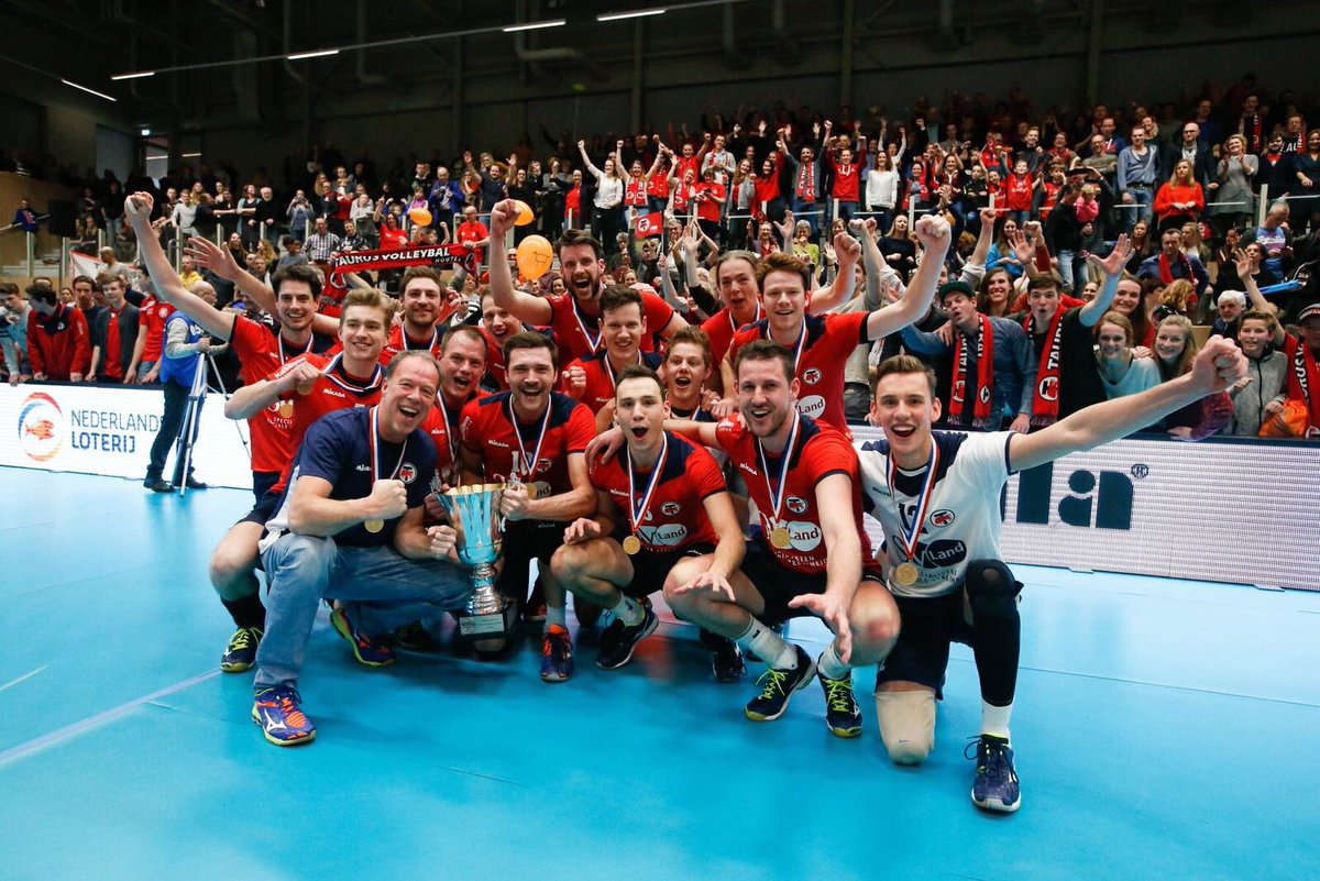 Gisteren de laatste wedstrijd van het seizoen gespeeld. We sluiten dit seizoen af als bekerwinnaar &amp; als #4 van de competitie. Dat voelt goed. Iedereen ongelofelijk bedankt voor alle steun dit mooie seizoen! #trots