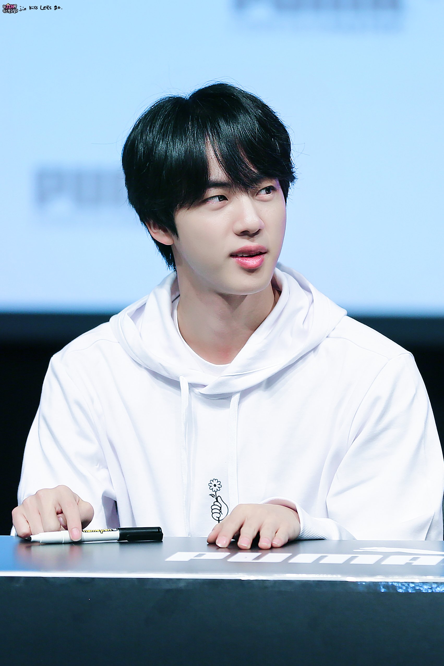 Picture Fansitesnap BTS at PUMA Fansigning 180408 Picture Fansitesnap BTS at PUMA Fansigning 180408