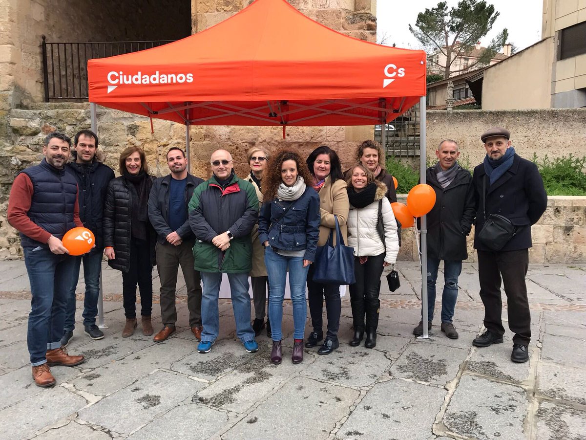 Con todos los compañeros de <a href="/CsSegoviaCiudad/">Cs Segovia Ciudad</a> transmitiendo el mensaje de nuestro #ProyectoNaranja en #Segovia 🍊🍊