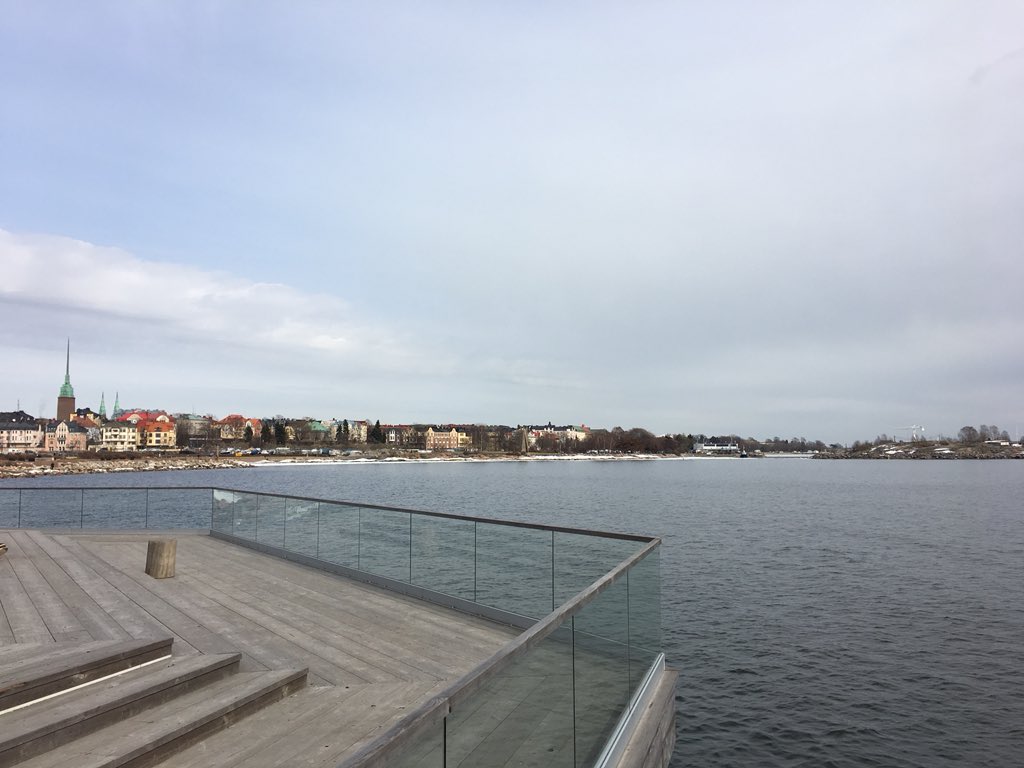 TerhiBunders's tweet photo. #Helsinki with a bit of #sun, #snow, greyish #BalticSea and hundreds of #Eurasian #cranes migrating today. #NordicSpring https://t.co/fkWG1KuVBc