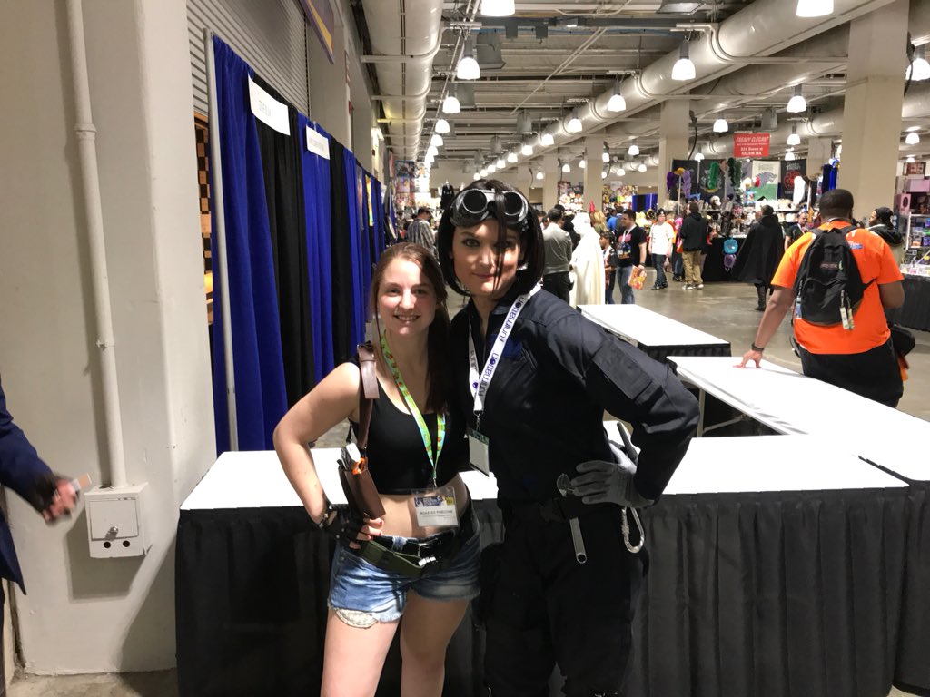 ErynSpencer2187's tweet photo. Look! Another cosplayer with clearly impeccable tastes 😎 (I cosplayed as Revy Two-Hands twice 🤭😂) #girlslikeus #cosplayers #cosplaying #cosplayer #AnimeJapan2018 #revytwohands #BLACKLAGOON #KnightofSidonia https://t.co/seubDJpPMQ