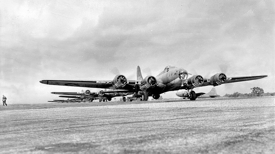 irishshylock's tweet photo. B-17f 'Pearls Revenge' mission to bomb industry at Lille, a short hop over the channel. Take off good, weather generally good though heavy cloud cover over Channel. Poor figther cover, some fighter resistance over channel, no attacks on Pearl. Sept 10th, 1942 #targetfortoday https://t.co/Oo7ctdTcxc