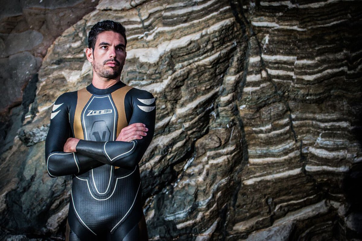 Zone3official's tweet photo. The Victory D is the endurance specific suit in our range. It has been designed for maximum flexibility and balanced core buoyancy, with titanium coatings to improve warmth and blood flow during longer swims: https://t.co/f5ocbHNbGn #iRaceZone3 #wetsuits #2018range #triathlon https://t.co/kstfnCNwvG