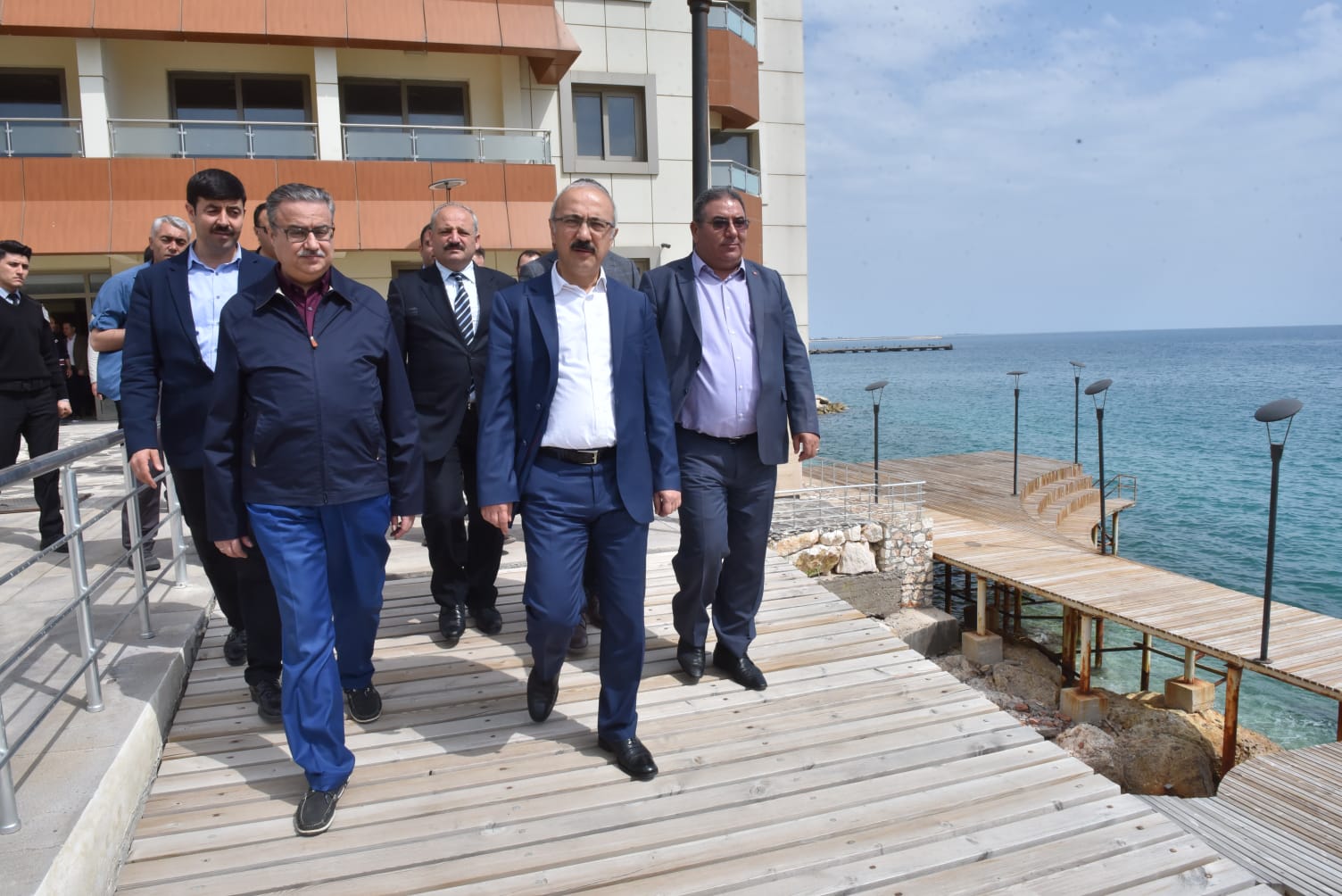 lutfi elvan on twitter silifke tasucu ogretmenevi nde incelemelerde bulunduk yapimi tamamlandi tefrisati yapiliyor yakinda hizmette olacak https t co 4htu4nwnz5 twitter