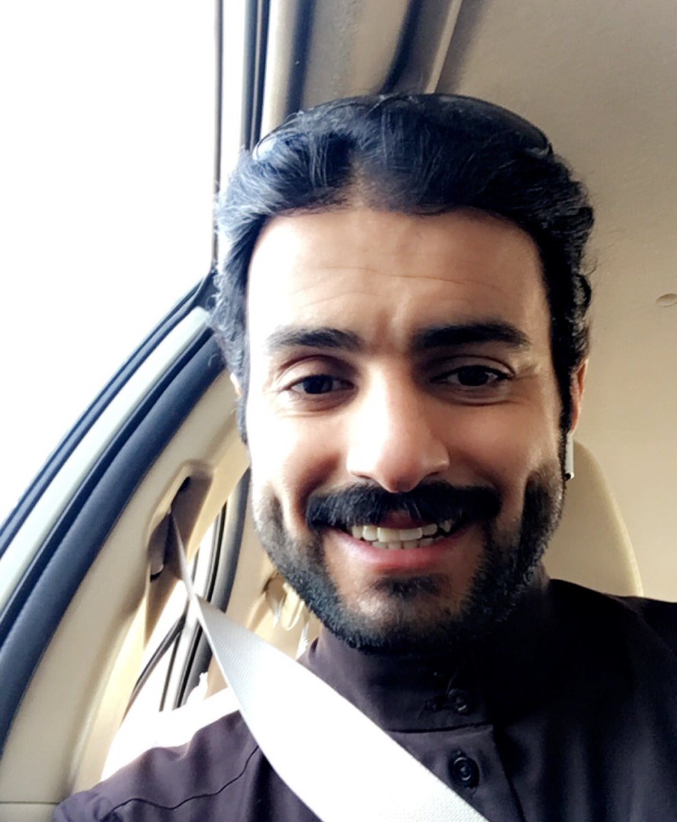 تسمحون لي أشارك في هالهشتاق 😁 #اليوم_العالمي_للغمازات