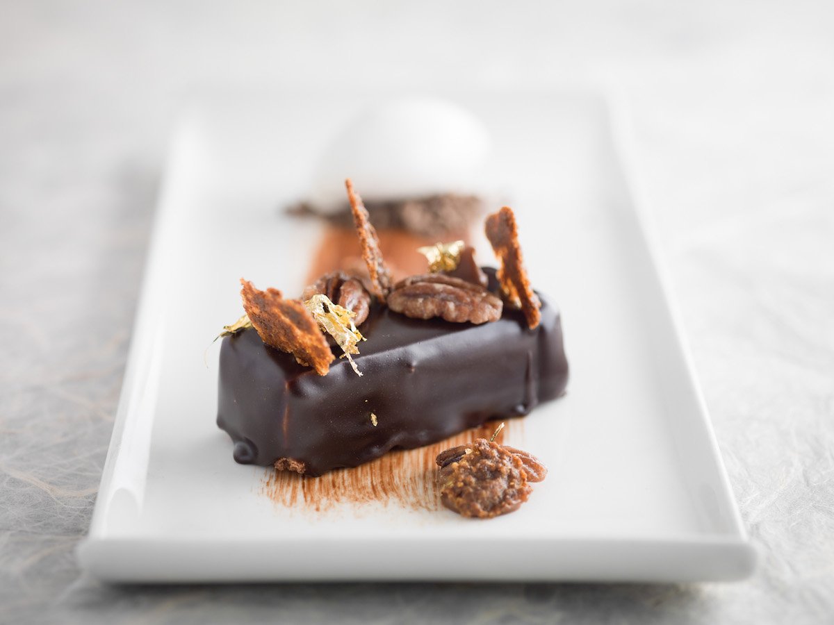 People who eat in our restaurant <a href="/HumphrysSP/">Humphry's</a> are amongst the luckiest!  Discover why: bit.ly/2uR2DNq ✨