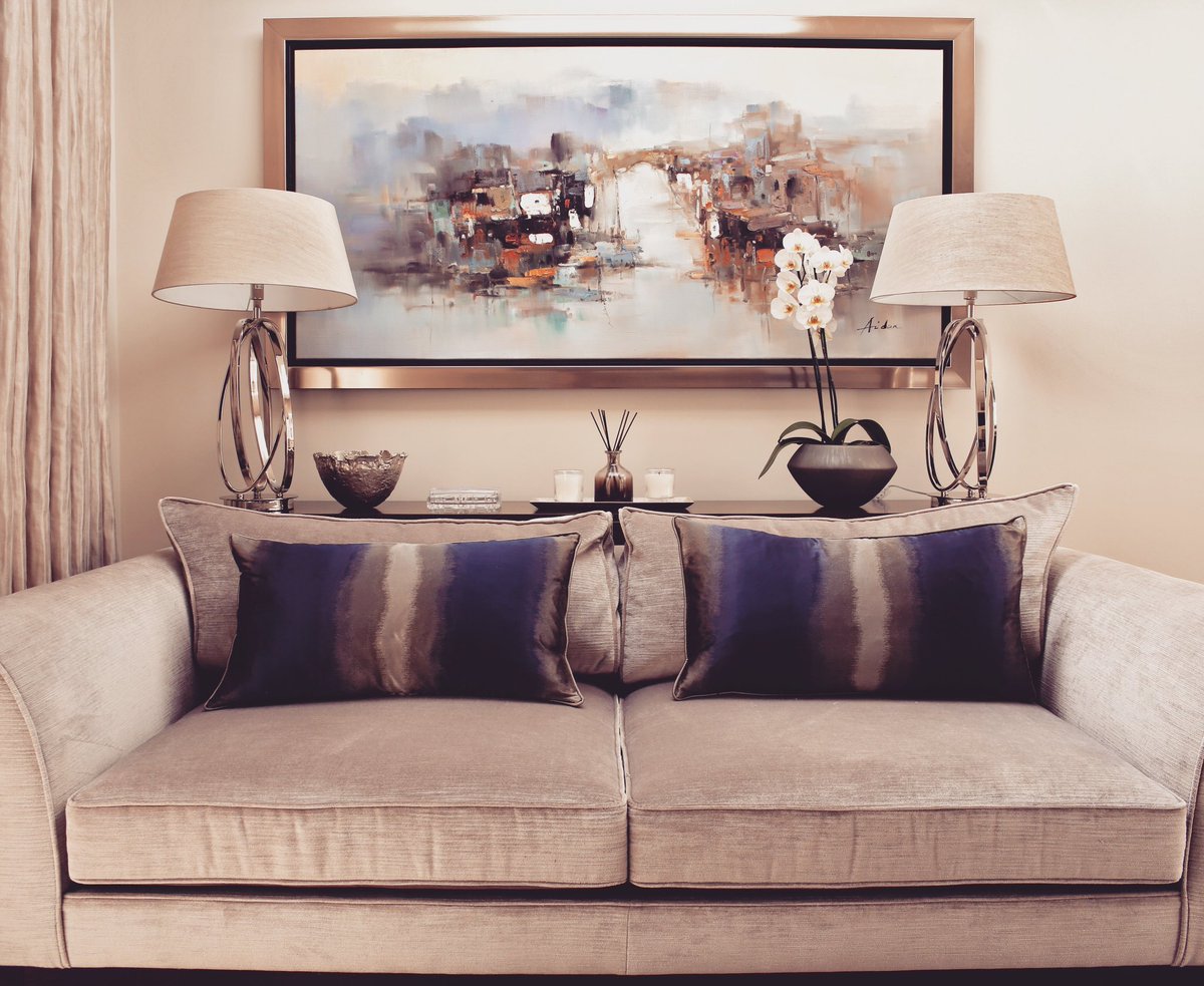 Natural colour scheme with the hues of dark blue and burnt orange#interiordesign#colourscheme  #allurehouseinteriors instagram.com/p/BhRRdAEn_hh/