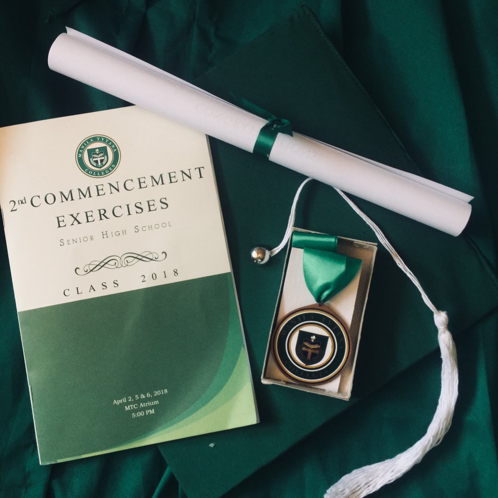 iamthomasroxas's tweet photo. Thank you lord for giving me more than I deserve ✨🙏🏼 #WithHonors #SeniorHigh https://t.co/2pQexIpr6N