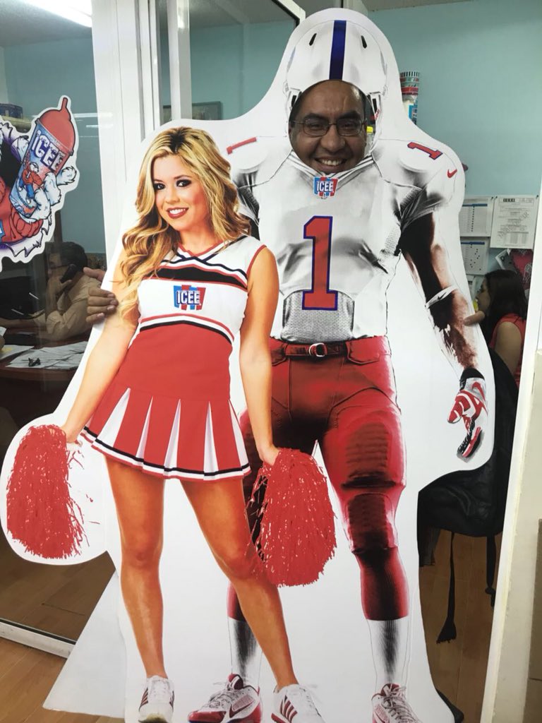 rcmichoakanordz's tweet photo. Despierto a esta hora y en domingo 😅😅😅😅 esperando las 11:00 a.m. Para ver a @Mariazelzel y @masdeporte_TD Saludos @mg_michel @Luis_Amtz @HugoSalcedo_ Saludos a #TeamIcee #IceeMéxico Y feliz por el #Hattrick de @RaulRuidiazM y @FuerzaMonarca https://t.co/PQVRohZt4y