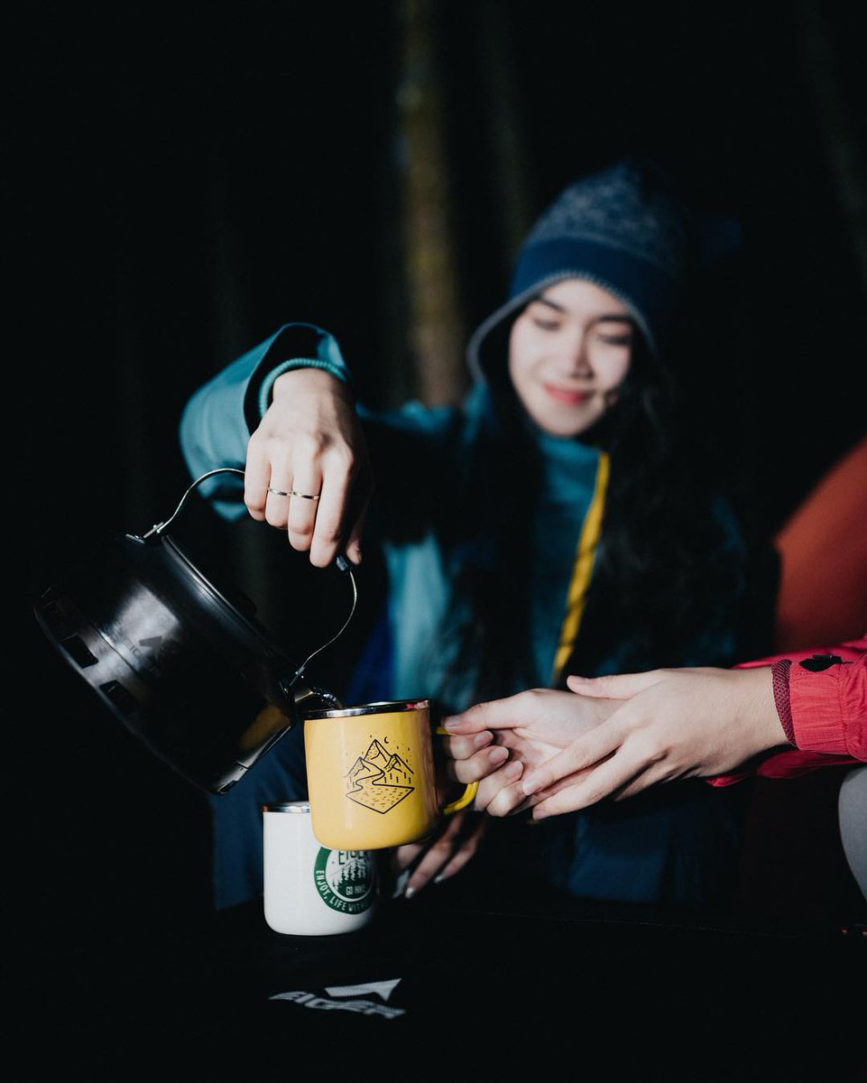 eigeradventure's tweet photo. Life is about moments. Create them, don’t wait for them. Nite, Eigerian!
.
#EigerAdventure #EigerTropicalAdventure #YourTropicalDiscovery #Camping
#EnjoyLifeWithoutARoof https://t.co/BcYUbjAdPE