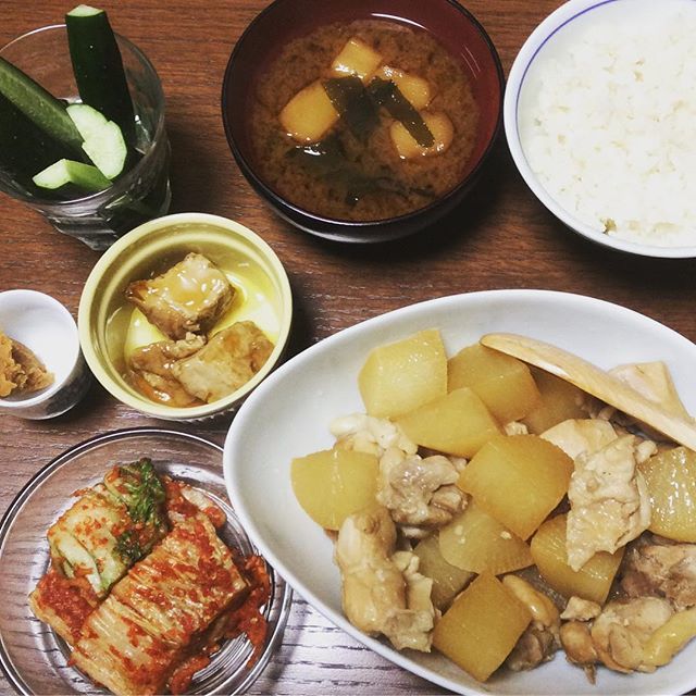 ぷぎゅ すぎやま文 たまぢまん 今日の晩ご飯 鶏と大根の煮物 キムチ 厚揚げ煮 きゅうりスティック お麩とわかめの味噌汁 胚芽米 私はポカリのみで断食 Gohan Dinner おうちごはん 鶏肉 Chicken T Co L14cpoyhm4 T Co yahlhk6m