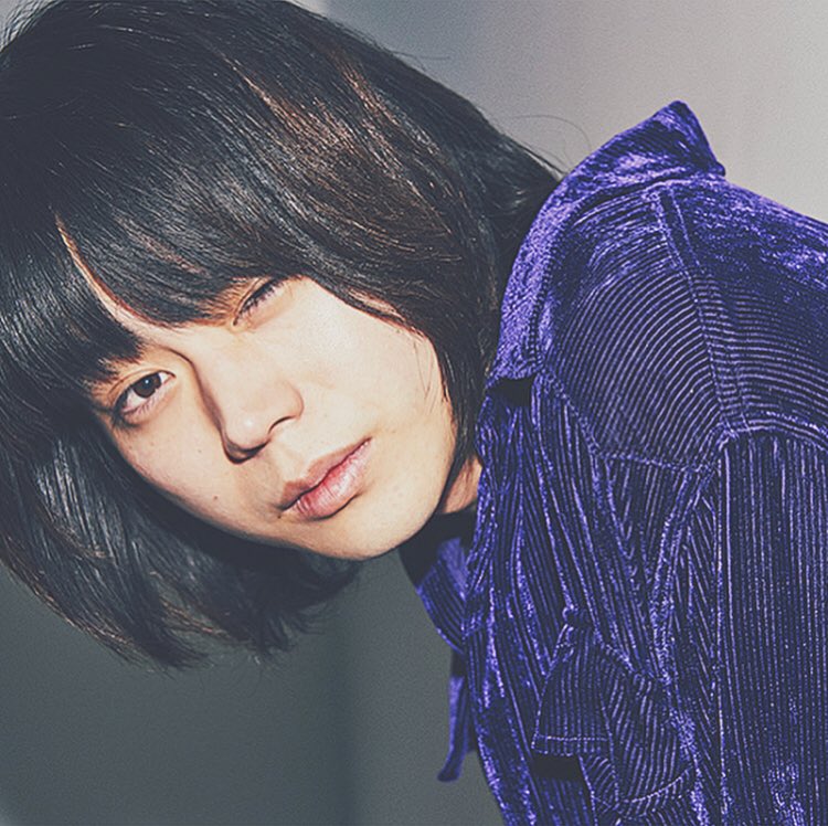 羊 No Twitter 1日でいいからこの顔になって イケメンも美女もすべて惑わせたい 他のどんな綺麗な女の子よりこの両性兼ね備えた顔になりたいし やっぱり私は菅田将暉が全部の人類の中でもっとも美しい顔だと思ってる T Co N5ep6ys0p0 Twitter