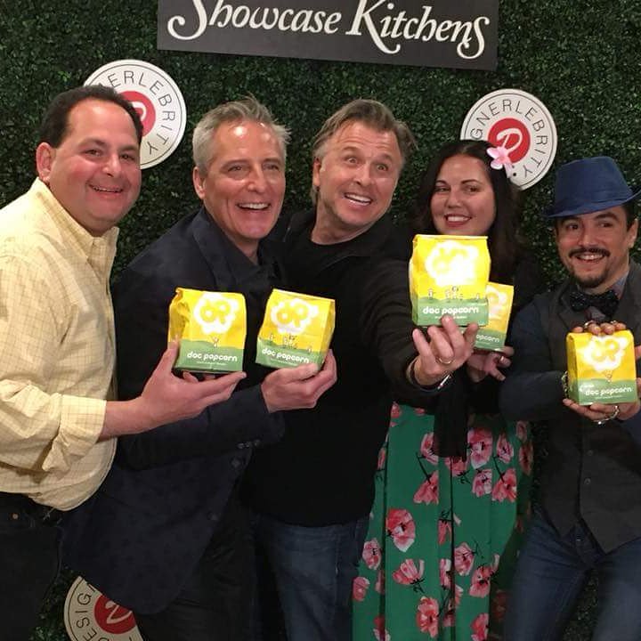 docpopcornli's tweet photo. #Docpopcorn 🍿 for all at @Designerlebrity trivia/reboot #TradingSpaces event. @dougwilson https://t.co/nuq0mQA5Wf