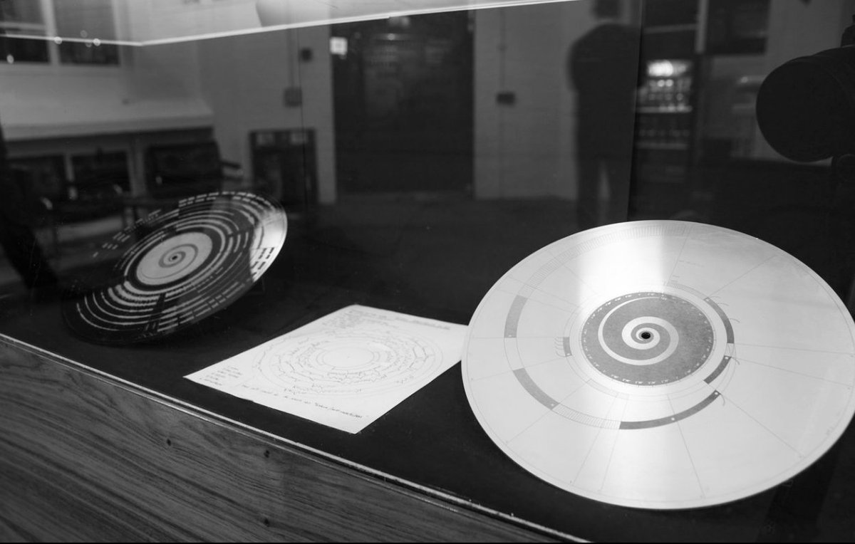 defilippovale's tweet photo. It's born in my hometown Turin, the first gallery dedicated to #dataviz and #infographics – welcome @wildmazzini, I'm thrilled to be opening the first exhibition with @oddityviz https://t.co/MMisTsLiTX https://t.co/FRSk8Wc4mk