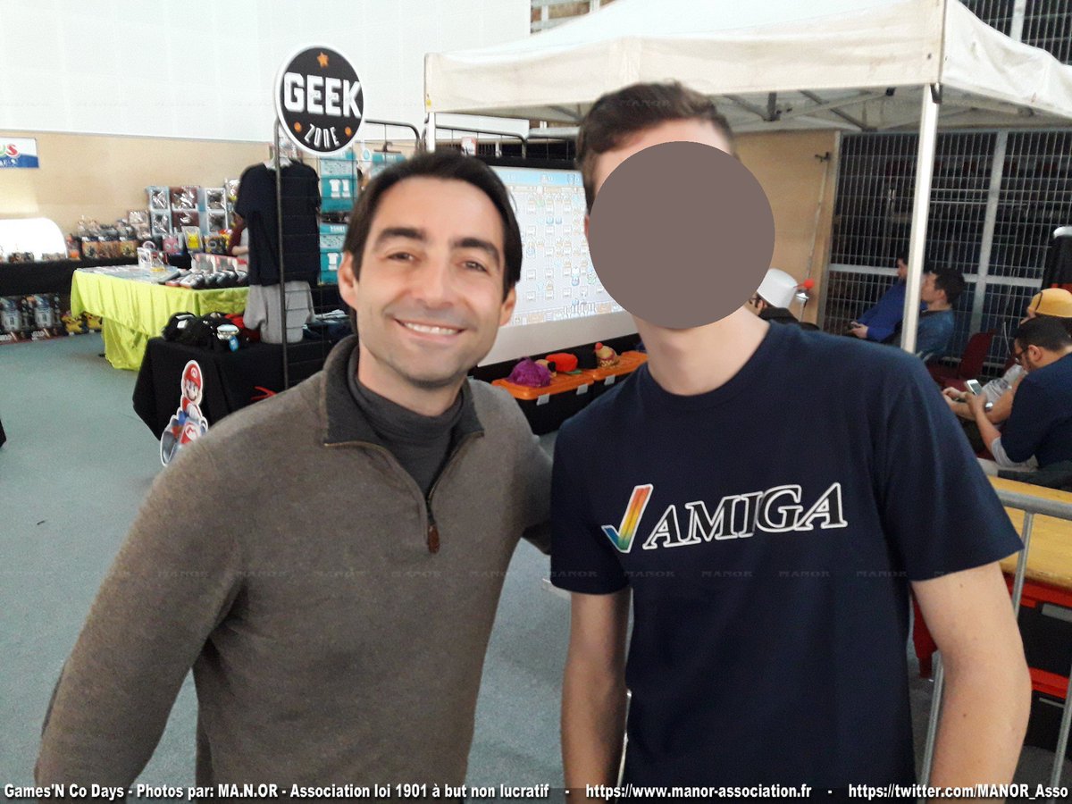 MANOR_Asso's tweet photo. Hier l'unique Cyril Drevet alias Crevette, avait accepté de poser avec un membre de notre association 😀
Il est super cool ce mec 👌

▶ We Are Retrogaming 🅿️L 🅰️Y 8⃣/1⃣6⃣🅱️ℹ️✝
▶ MA.N.OR: 1⃣9⃣9⃣2⃣▪2⃣0⃣1⃣8⃣

#geek #Playerone #television #M6Turbo #Televisator2 https://t.co/hRioMeW3MS