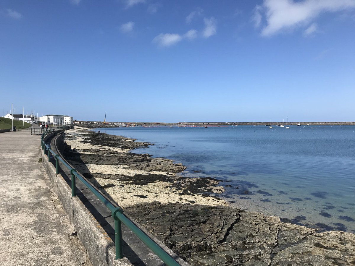 Beautiful Sunny day at Holyhead Marina <a href="/HheadLifeboat/">RNLI Holyhead Lifeboat Station</a> <a href="/AngleseyScMedia/">Anglesey socialmedia</a> <a href="/VisitAnglesey/">Visit Anglesey</a> #anglesey #coast #northwales 🌞🚤🐟👍