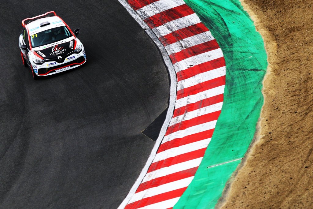 It’s nearly time for Race 2️⃣ here at <a href="/Brands_Hatch/">Brands Hatch</a> 
Starting 🅿️2️⃣ and its a wet race so it’s guaranteed to be action packed, tune in to ITV4 now to watch live! 📺 
📸<a href="/JakobEbrey/">JEP</a>