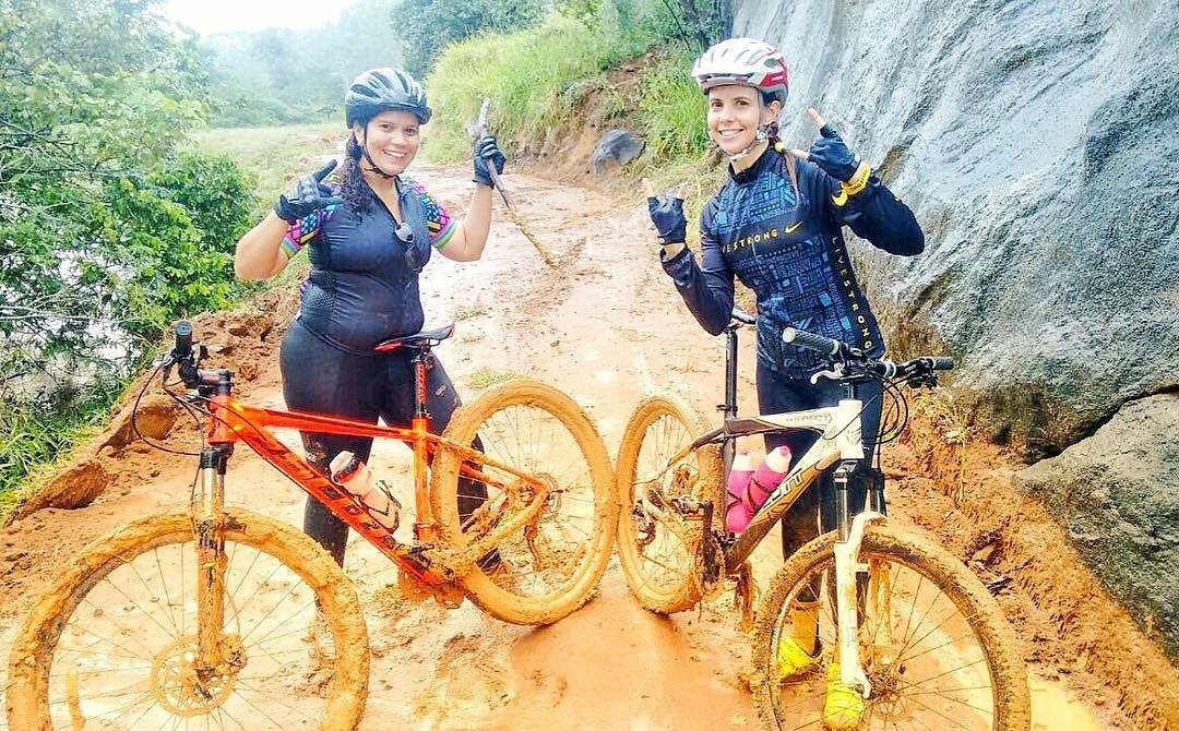 Pedalamaiscaru1's tweet photo. @colabikegirls_oficial - @fruiva @kasgalon Muita coragem envolvida πππ πππΈππ΄πΌββοΈπ #mtbraiz #mtbbrasil #mtbcombarro #mtbcomlama
#boraserfeliz #voudebikeesaltoalto #mtbbrasil #mtbgirls #amobike #sagradabike #mtblove #mtblife #roteirocapixaba #soues #mtbbrasi https://t.co/U63Jg7e3FC