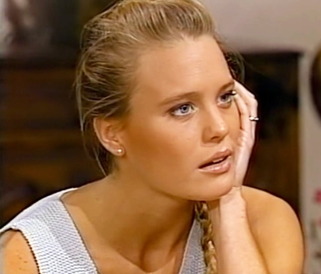 Happy 52 birthday, Robin Wright!     