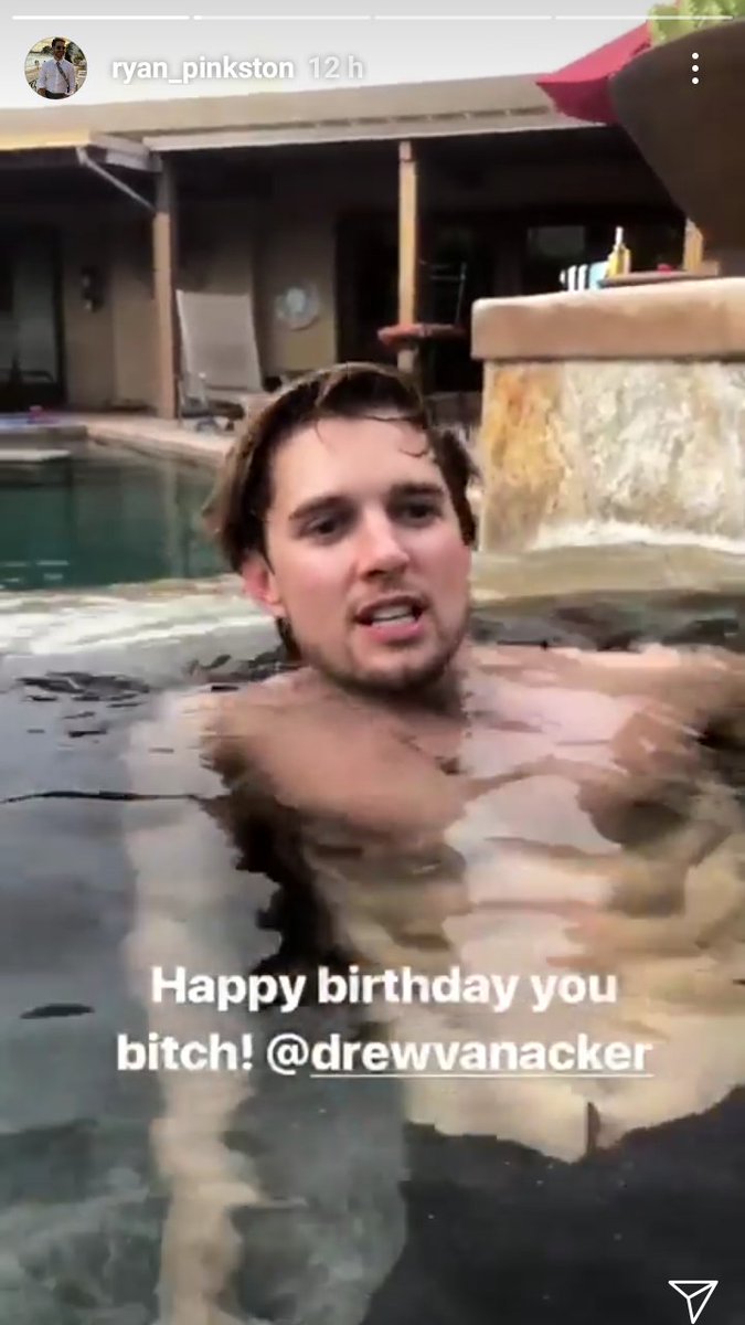 girondire's tweet image. In 1 year and 8 months, Drew (Jason DiL) = 

❌ 526k since he got instagram ( 9 August 2016 )

❌ #PLL #PLLPerfectionists cast who follow him 👇

× #PrettyLittleLiars account 
× Marlene King 
× Lucy Hale 
× Keegan Allen 
× Ian Harding 
× Sofia Carson 

#drewvanacker #lucyhale