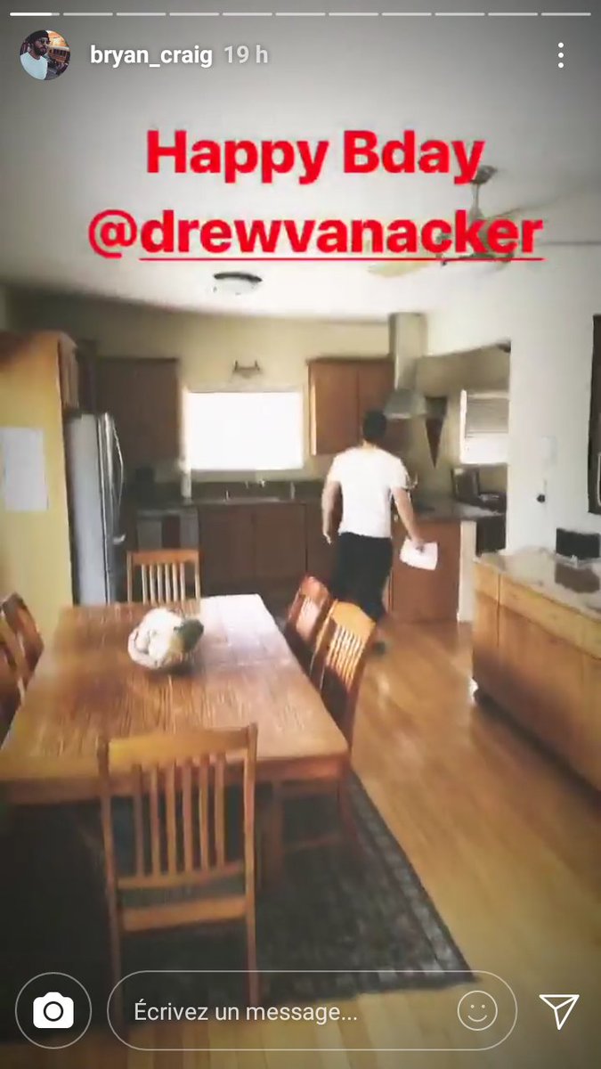 girondire's tweet image. In 1 year and 8 months, Drew (Jason DiL) = 

❌ 526k since he got instagram ( 9 August 2016 )

❌ #PLL #PLLPerfectionists cast who follow him 👇

× #PrettyLittleLiars account 
× Marlene King 
× Lucy Hale 
× Keegan Allen 
× Ian Harding 
× Sofia Carson 

#drewvanacker #lucyhale