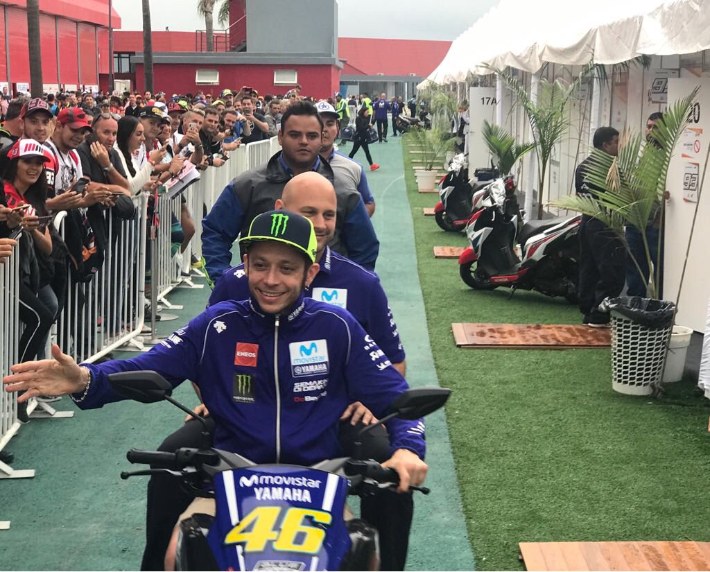 YamahaMotoGP's tweet photo. The Doctor is in.

#MovistarYamaha | #MotoGP | #ArgentinaGP https://t.co/SzZWCzudMe