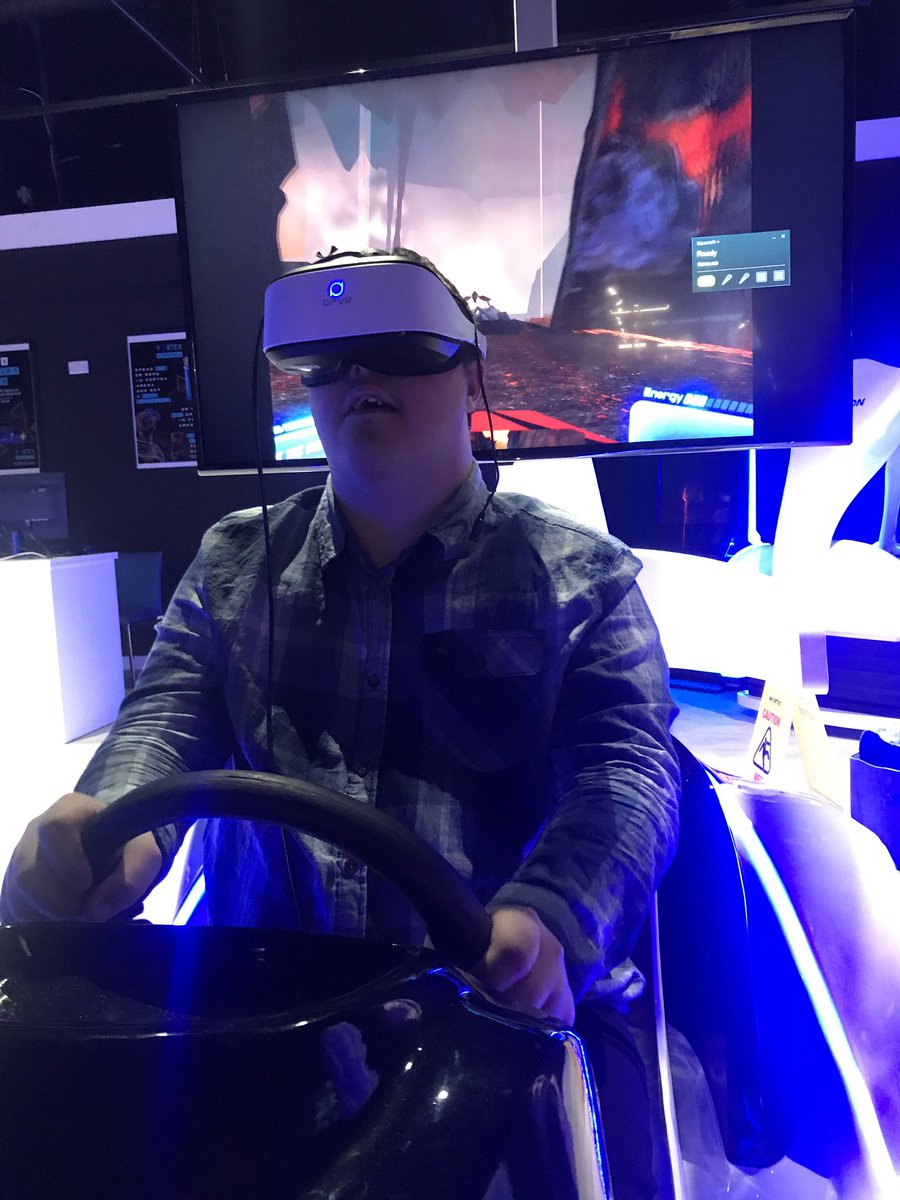 callmekimhq's tweet image. Literally living his best life at #vortexgaming