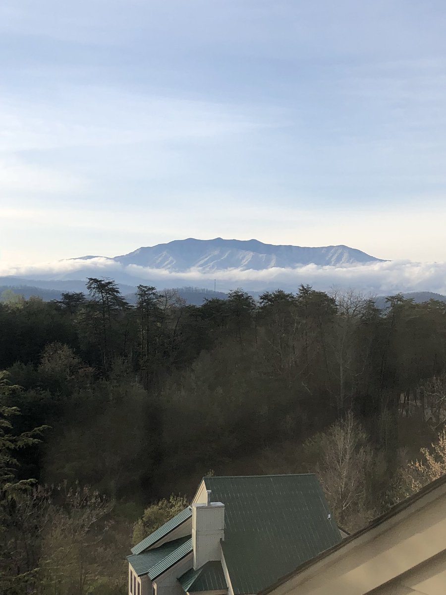 xtinatark's tweet photo. Such a gorgeous day here at #diamondresorts Sunrise Ridge Resort! #SmokyMountains #PigeonForge #vacation #nofilter @diamondresorts https://t.co/HIq7d4Oo8k