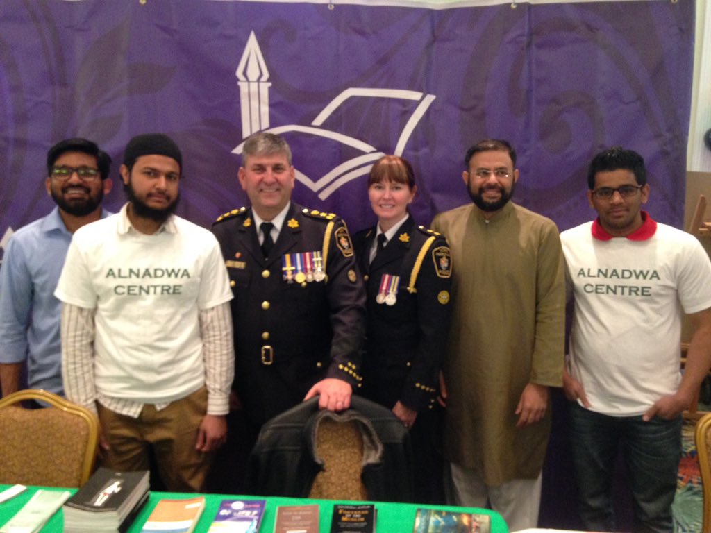 YRP's tweet photo. Great community partners on hand today to help us celebrate. Thanks to @VS_York_Region , the Al Nadwa Islamic Centre, @PflagYorkRegion and @BBBSYork for joining in the celebration. #IntDayYRP #ItTakesAVillage https://t.co/FoaJOpB5SE