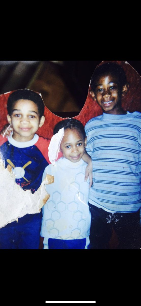 Bwill1's tweet photo. Happy @DraeDayy man I miss the fuck out your goofy ass can’t wait till you’re home and we can catch up I got a fresh pair of js for you and some gold to put around ya neck ❤️😈 #lilGs https://t.co/nOWqVmAxS9