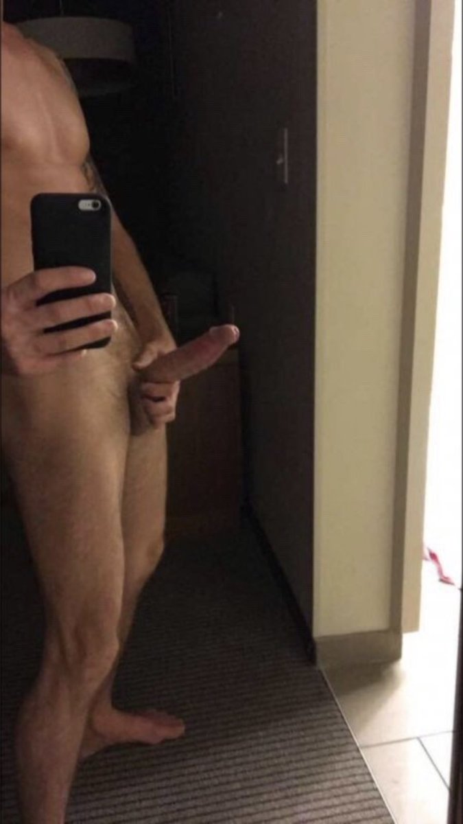SoyGatoNegro's tweet photo. Esa pregunta a:
"¿Quien subió el pack de Drake Bell?" 
No tiene sentido, obvio ya todos sabemos quien fue. 😅 https://t.co/aBgcp76dNi