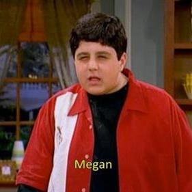 Esa pregunta a:
"¿Quien subió el pack de Drake Bell?" 
No tiene sentido, obvio ya todos sabemos quien fue. 😅