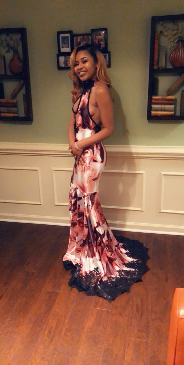 skymarie00's tweet photo. Took my black queens to prom w me #theclosingstatement #thestationassassination https://t.co/ybilcgPEGg