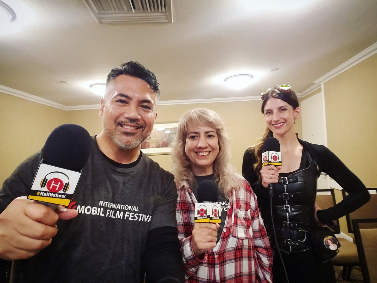 HallHdotcom's tweet photo. Ended my day at @GaslightConSD #GaslightGathering w/ a #HallHshow #podcast w/ @susybotello &amp; @hot_nerd_girl! 😊

We discussed #steampunk &amp; the International Mobile Film Festival #MFF2018SANDIEGO!

Join us on the red carpet on 4/29/18! ~Aaron

Info: https://t.co/4ZcvY0FyNu https://t.co/QM4gR4OC7I