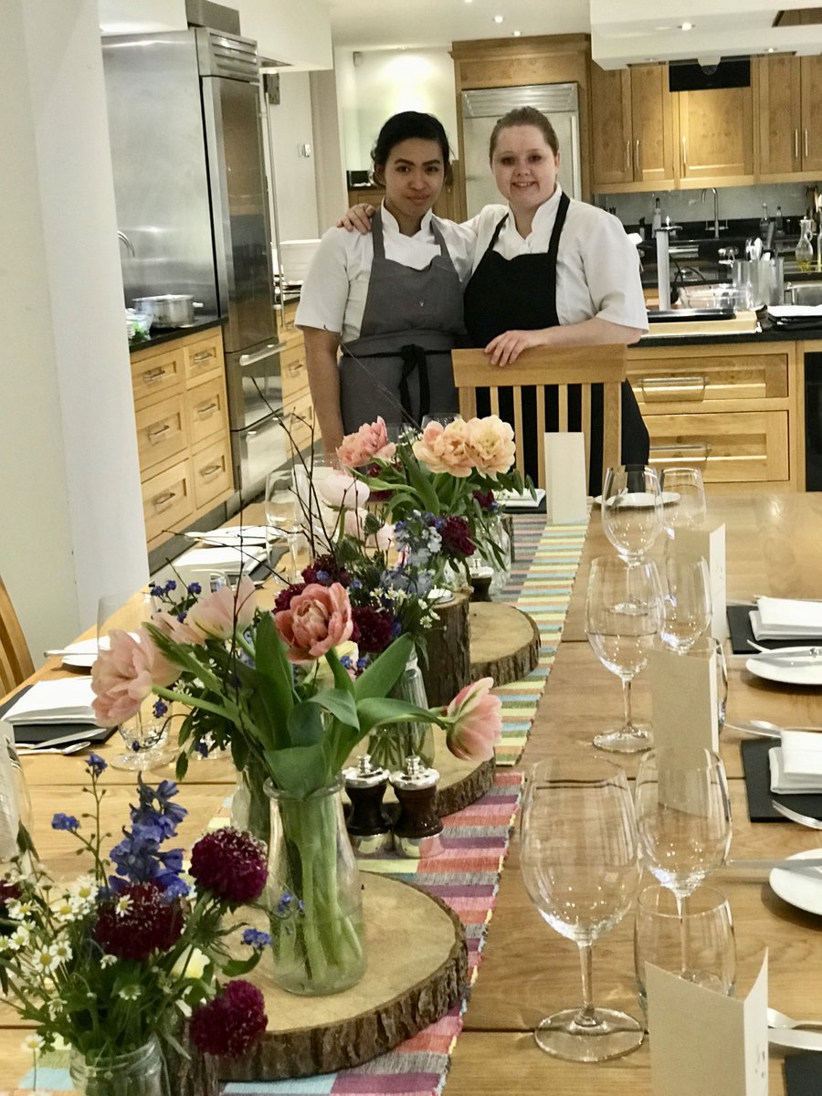 Wow lucky guests this evening having an amazing meal cooked by @EllyWentworth with lovely Mae  @MasterChefUK @LucknamCookery @LucknamPark @pobhotels #rusticflowers