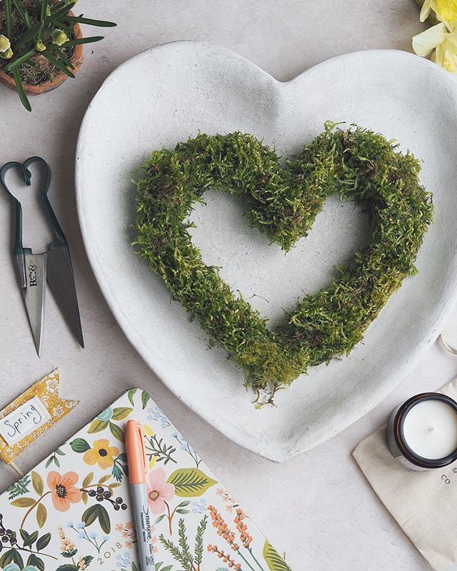 Deb_FabPlaces's tweet photo. an evening of Spring Lifestyle Workshop prep for me, less than a week to go until I collaborate with @atticbirds to present our first two workshops of the year 💛 We have a few spaces remaining, if you would like to join us for Spring styling inspirat… https://t.co/8SeVCyOivC https://t.co/lnCIXCzZVH
