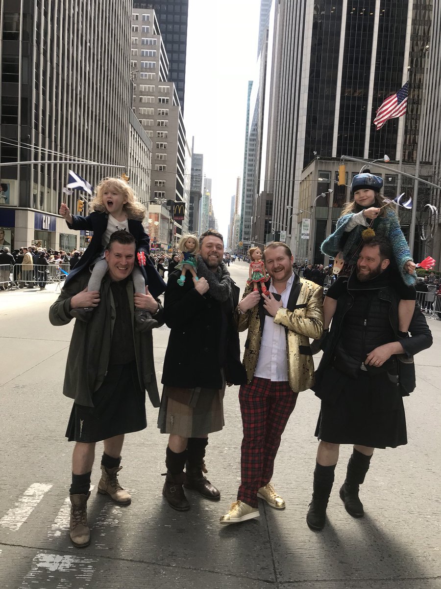 ArbikieUSA's tweet image. ‘Guys and Dolls’ rocking 2018 NEw York Tartan Day Parade ❤️🏴󠁧󠁢󠁳󠁣󠁴󠁿🇺🇸

#leadingladies #TartanDay #NYCTW #nyc #Scotland