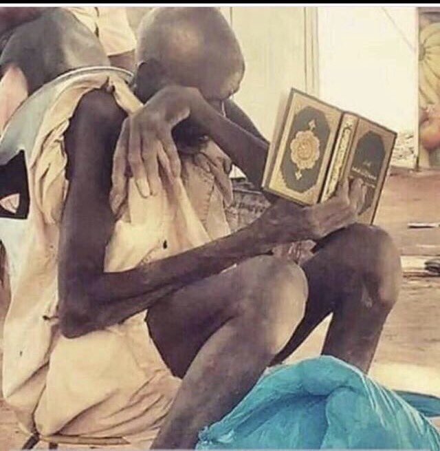 كم من مجهول في الأرض مشهور في السماء ،،
وكم من مشهور في الأرض مجهول في السماء،،
المعيار التقوى وليس الأقوى…!