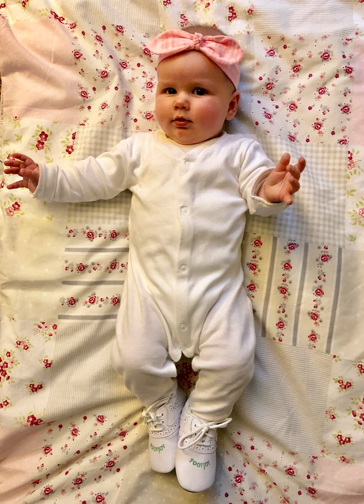 danny_chapman's tweet photo. @SkySportsGolf Olivia all set for her 1st Masters Sunday in her @FootJoyEurope FirstJoys 🎀 #askbutch When did you get your first golf shoes 👟 #Masters https://t.co/OZu0YUqJTc