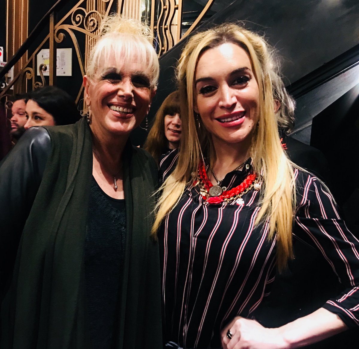 fatimaflorez's tweet photo. Admiración total. Súper recomendable #SunsetBoulevard Actuaciones inolvidables de @valerialynch @MarianoChiesa @RodolfoValss para aplaudír de pie. Felicitaciones @YankelevichG y @linopatalanook https://t.co/HWQvx5HCDk