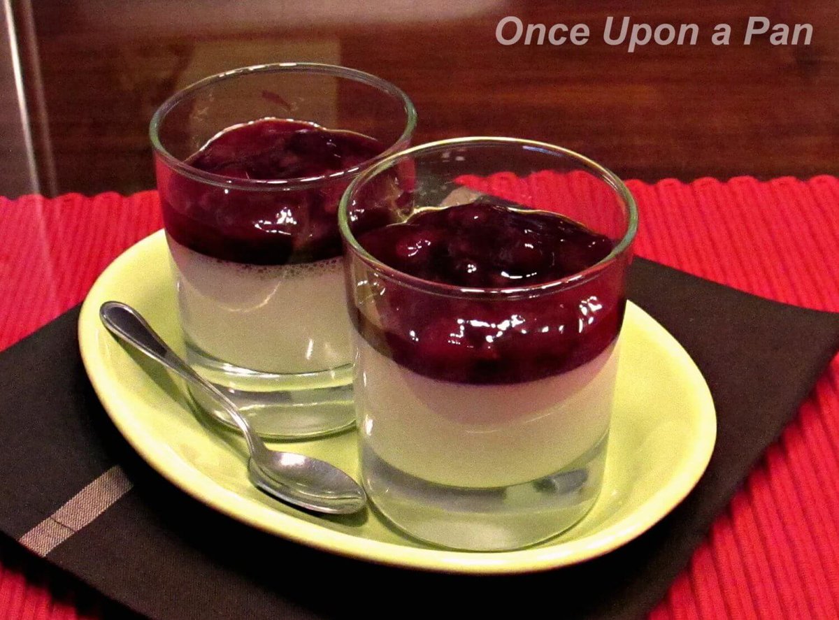 Vanilla panna cotta with Summer berries coulis - I'll make it again and again, for sure! For more recipes: visit the blog - buff.ly/2Gtz0mD
buff.ly/2Iz8lFK