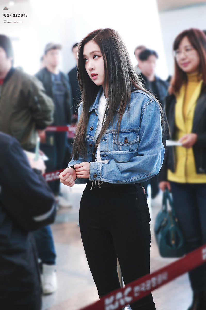 rosegaIIery's tweet photo. 180325 cr: queen chaeyoung ✧˖°•
#블랙핑크 #로제 https://t.co/2CTp6dYsIS
